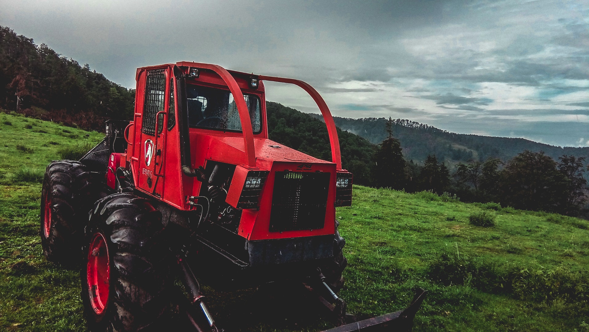 Займ под ПТС специальной техники в Всеволожск